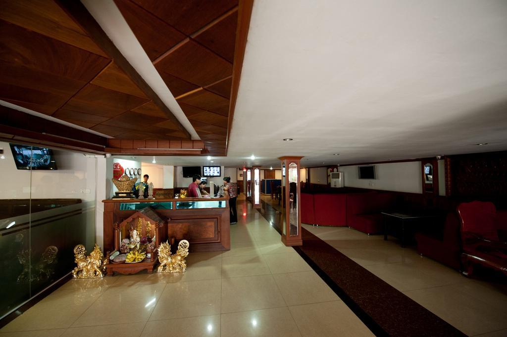 Circuit Hotel & Cafe - Nana Hotel Phnom Penh Zewnętrze zdjęcie