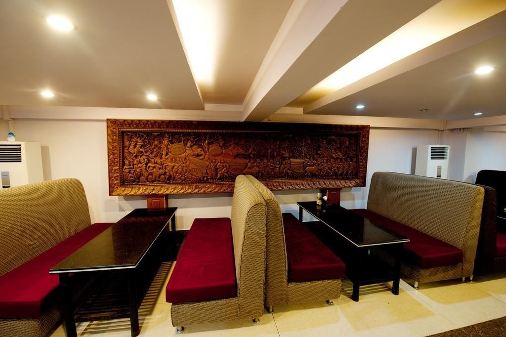 Circuit Hotel & Cafe - Nana Hotel Phnom Penh Zewnętrze zdjęcie