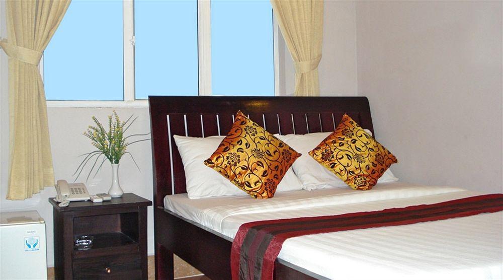 Circuit Hotel & Cafe - Nana Hotel Phnom Penh Zewnętrze zdjęcie